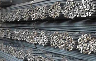 ترقب في أسواق مواد البناء بعد تراجع الدولار في السوق الموازي