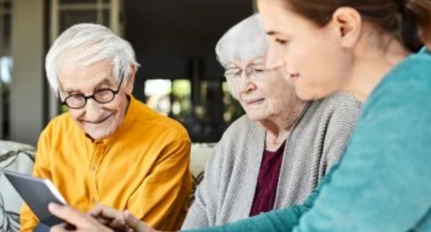 الذاكرة الحديدية في الشيخوخة.. سر احتفاظ البعض بها