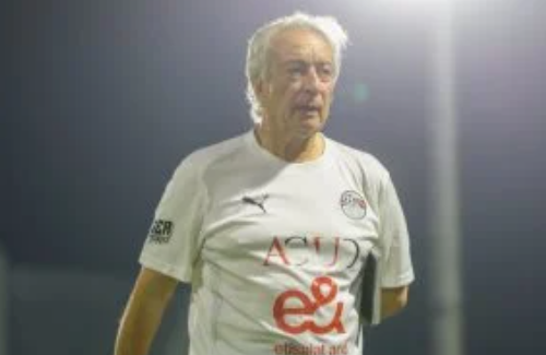 اتحاد الكرة يدرس دخول الجماهير مجانًا لمباريات مصر والجزائر